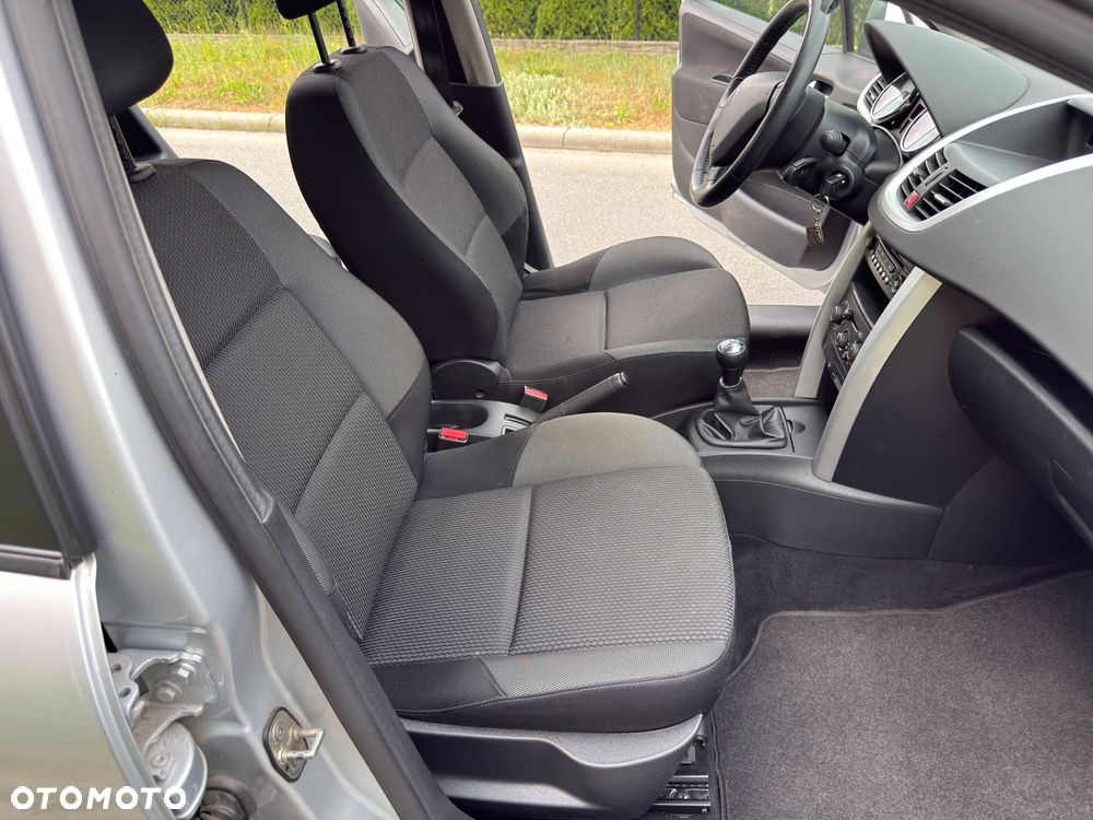 Peugeot 207 - 11
