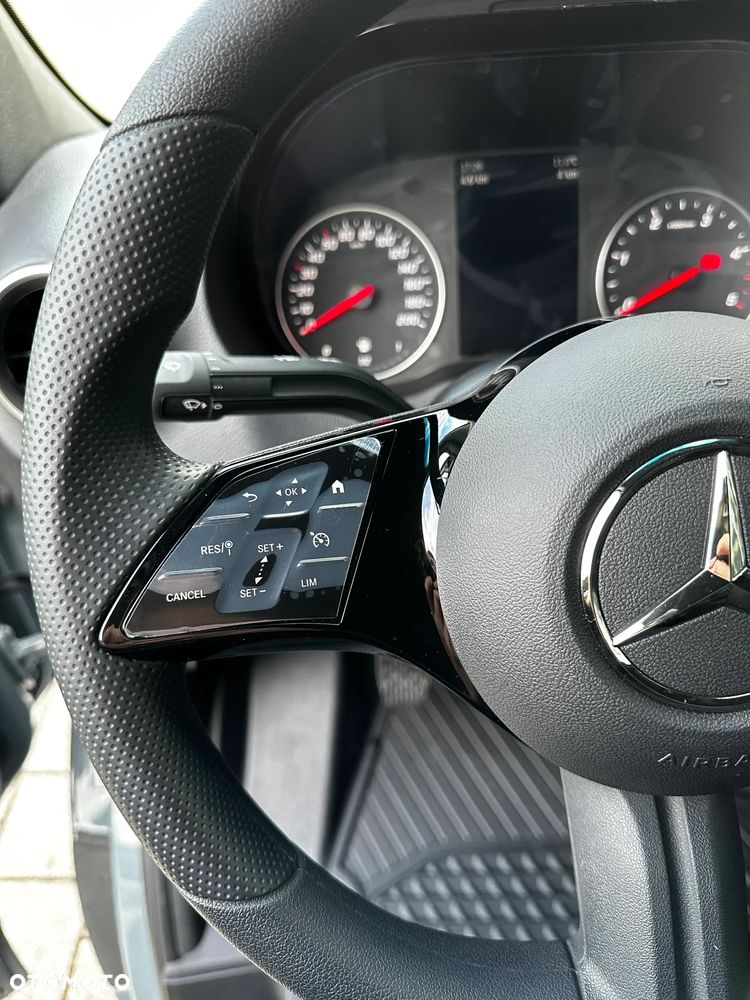 Mercedes-Benz Sprinter - 15