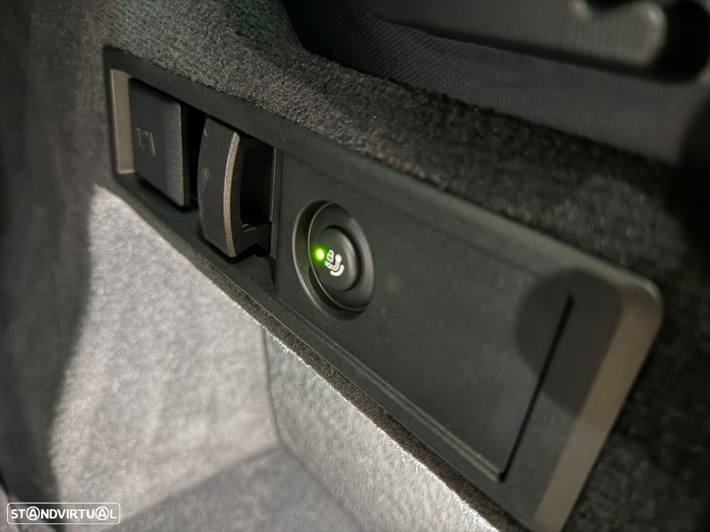 BMW 330 e Pack Desportivo M Auto - 26