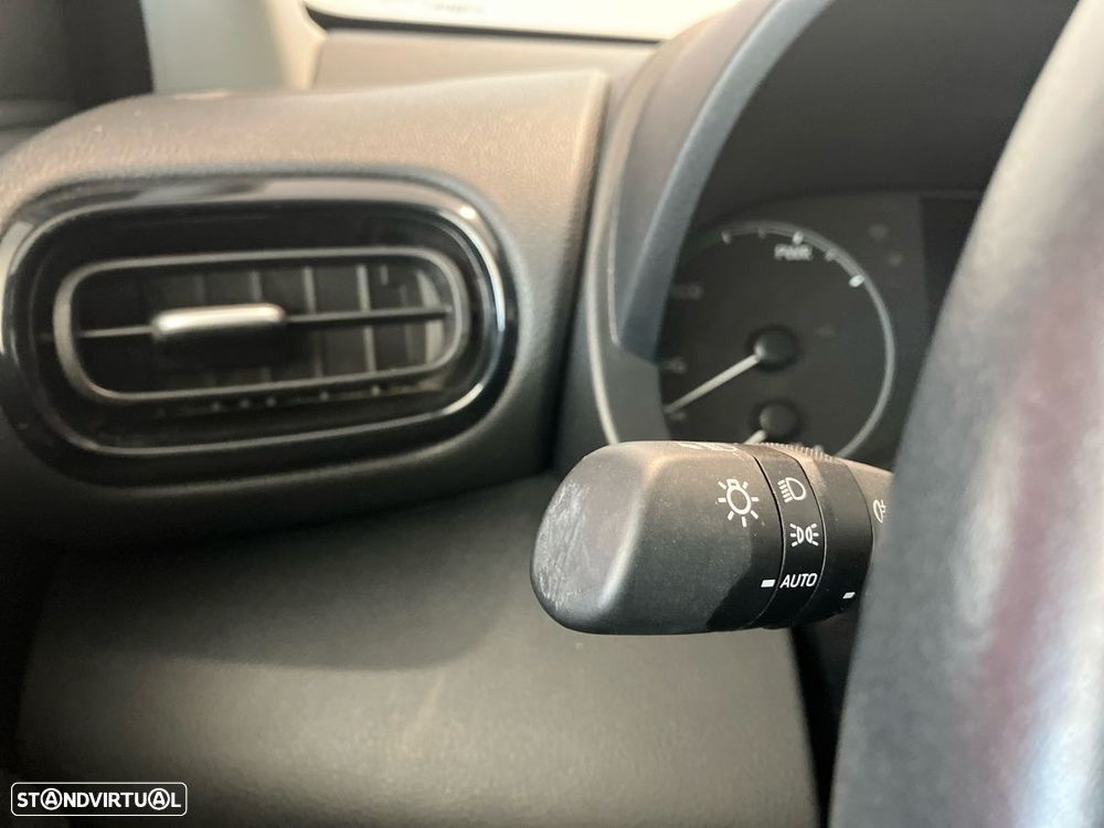 Toyota Yaris 1.5 HDF Comfort Plus - 28