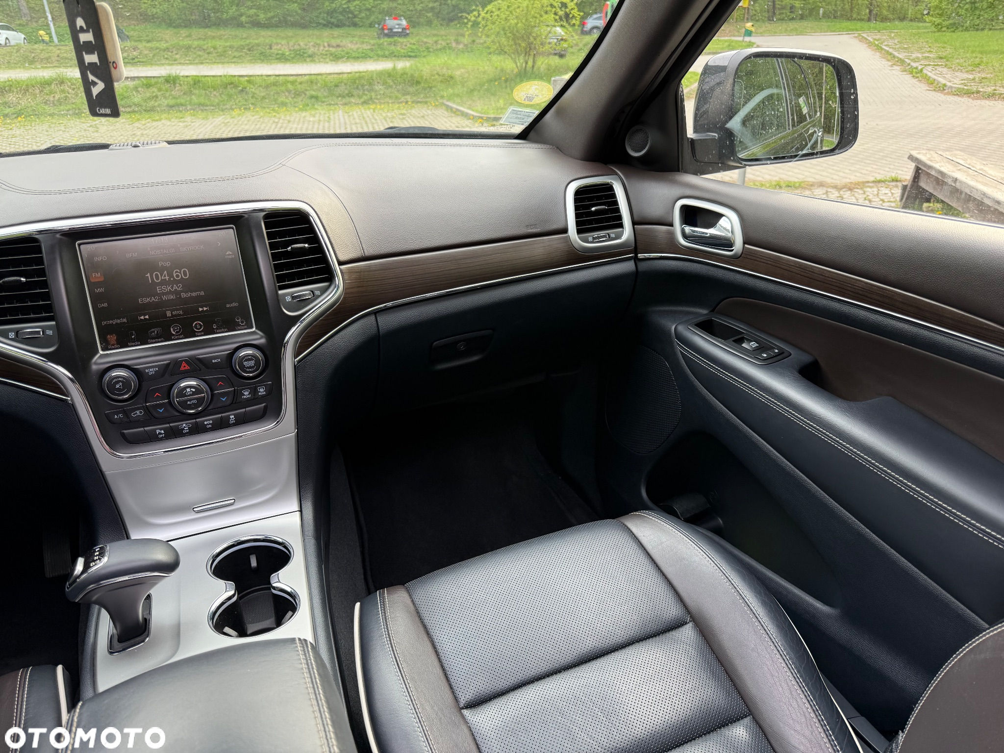 Jeep Grand Cherokee - 10