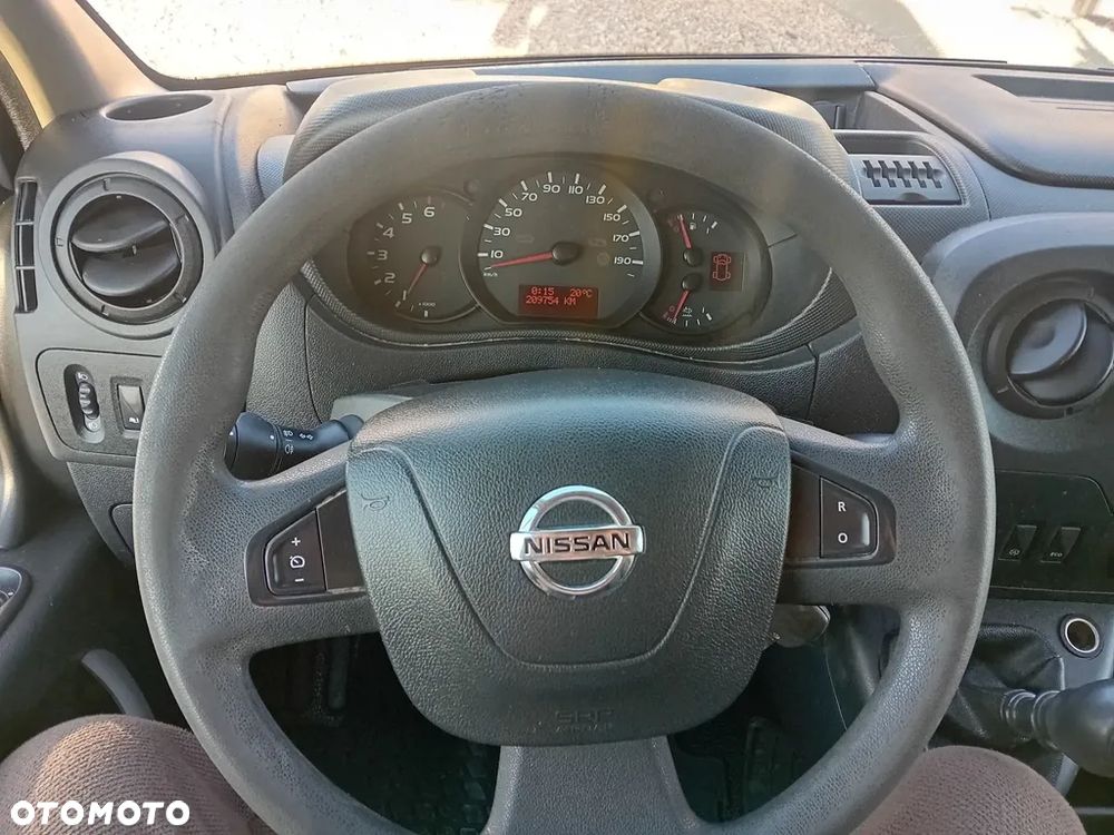 Nissan NV 400 - 23