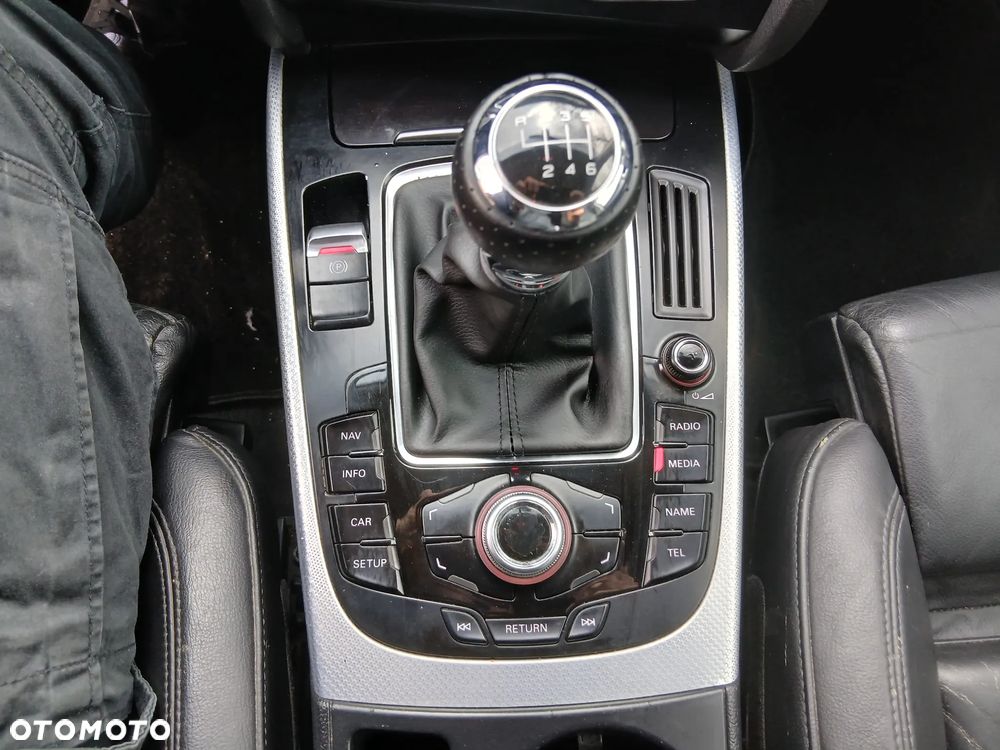 Audi A4 Avant 2.0 TDI - 16