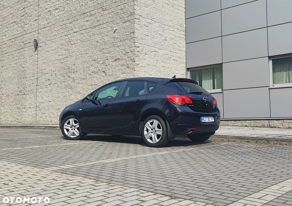 Opel Astra 1.4 Turbo Selection - 11