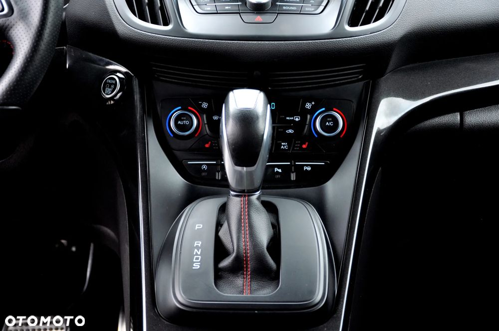 Ford Kuga 1.5 EcoBoost 4x4 ST-Line - 38