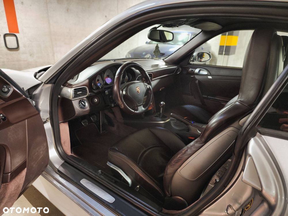 Porsche 911 Carrera S - 20