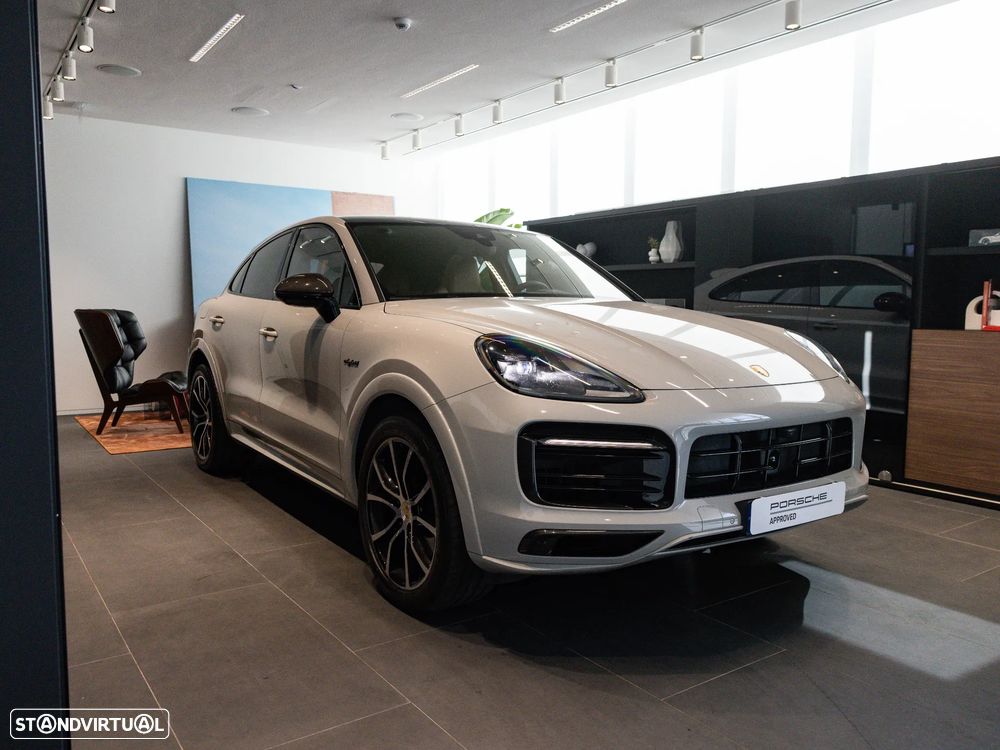 Porsche Cayenne Coupé E-Hybrid Platinum Edition - 2