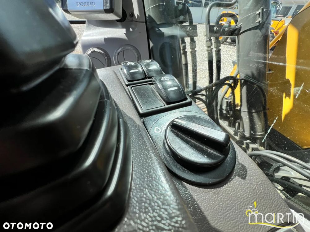 Volvo ECR235C - 14