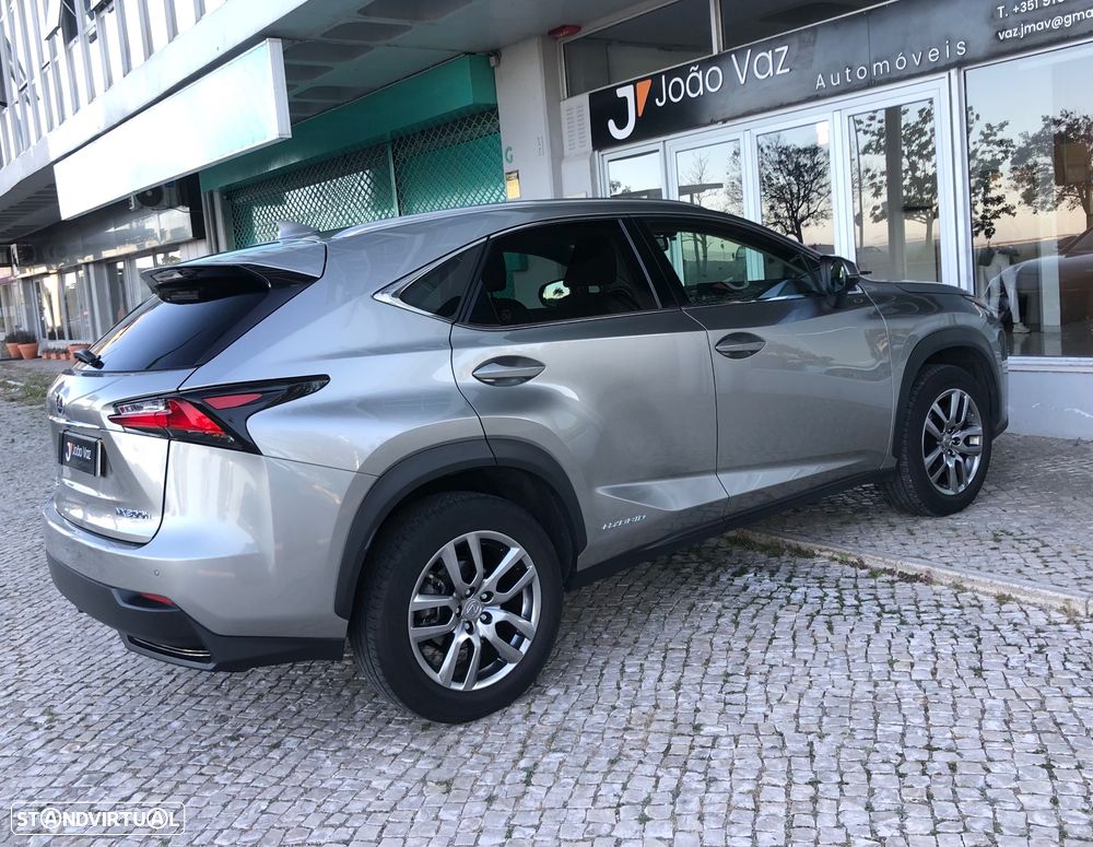 Lexus NX 300h Executive Plus - 14