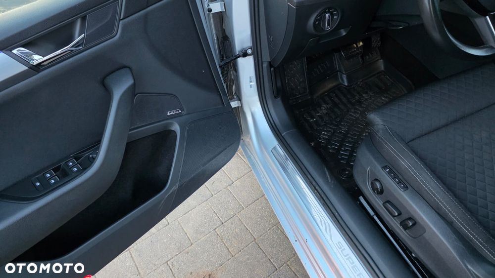 Skoda Superb 2.0 TDI 4x4 Style DSG - 14