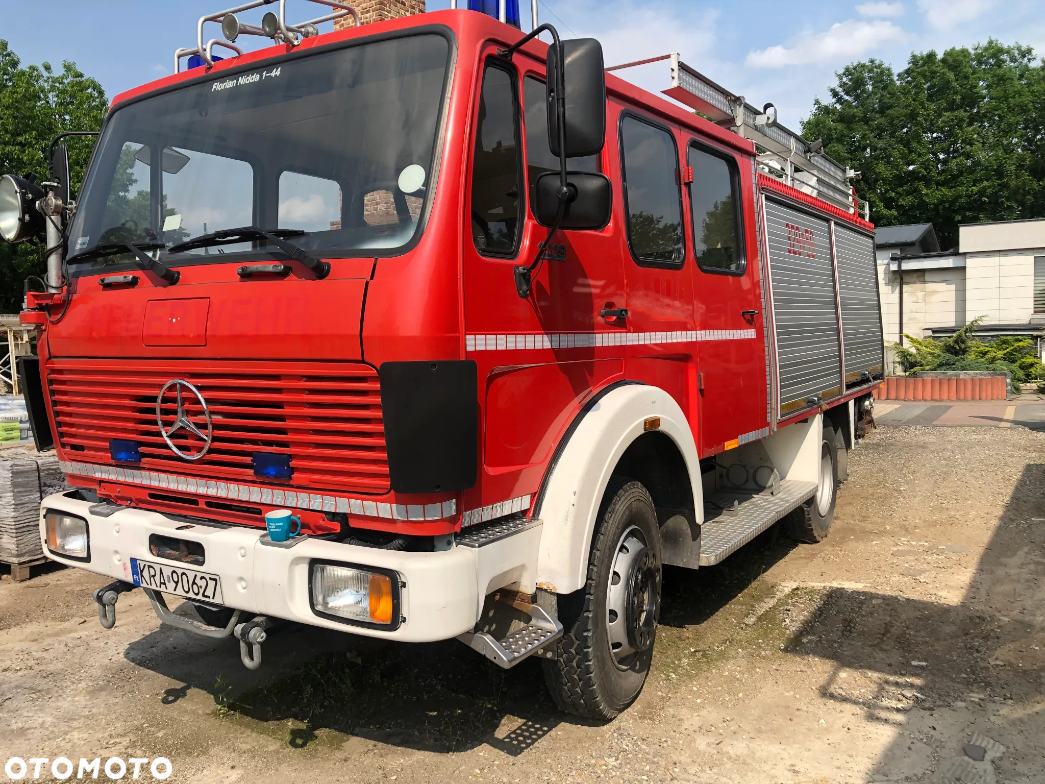 Mercedes-Benz - 2