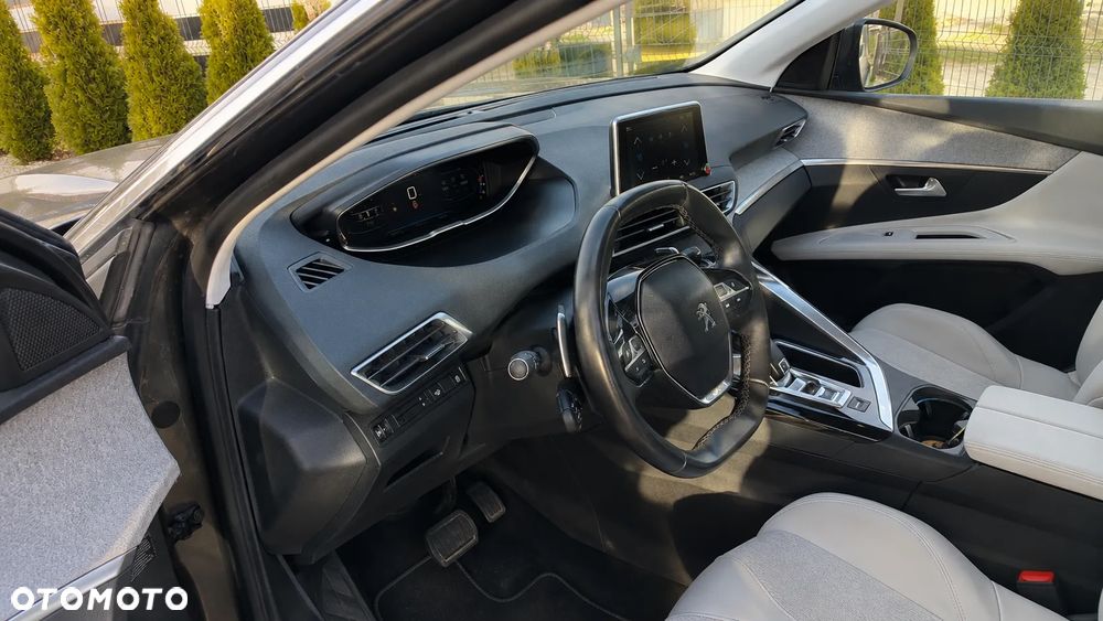 Peugeot 3008 1.2 PureTech Allure S&S EAT6 - 9