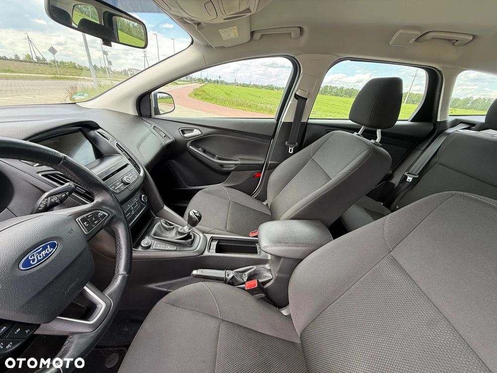 Ford Focus 1.5 TDCi DPF Start-Stopp-System Ambiente - 14