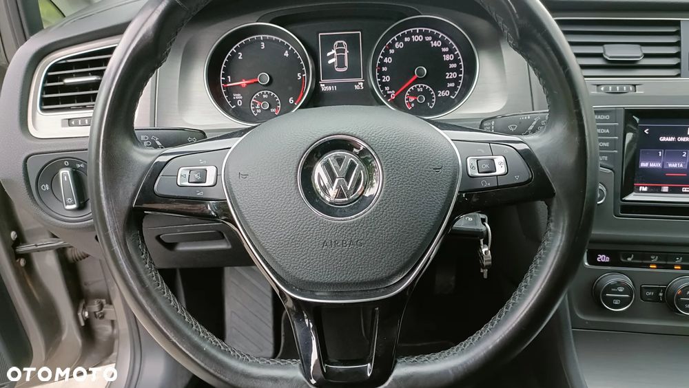 Volkswagen Golf - 38