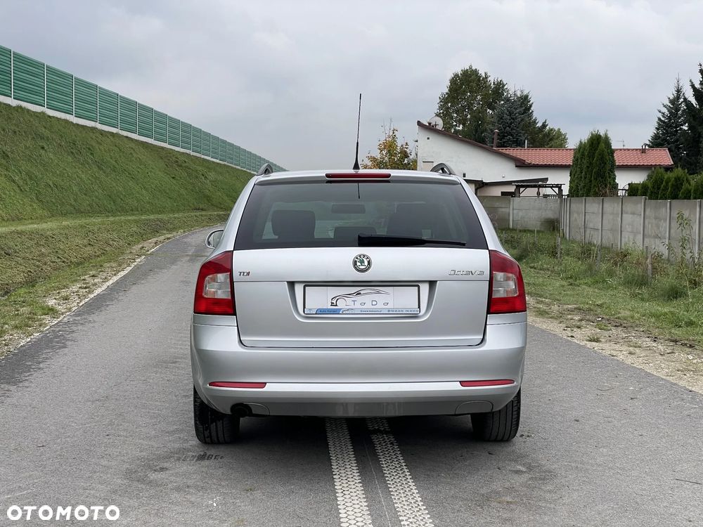 Skoda Octavia 2.0 TDI DPF Family Plus DSG - 9