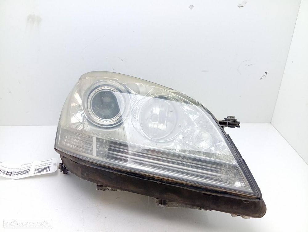 FAROL DIREITO MERCEDES-BENZ CLASE - 1