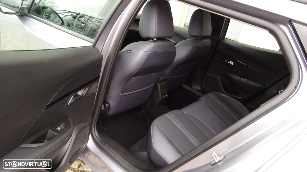 Peugeot 2008 PureTech 130 Allure - 17