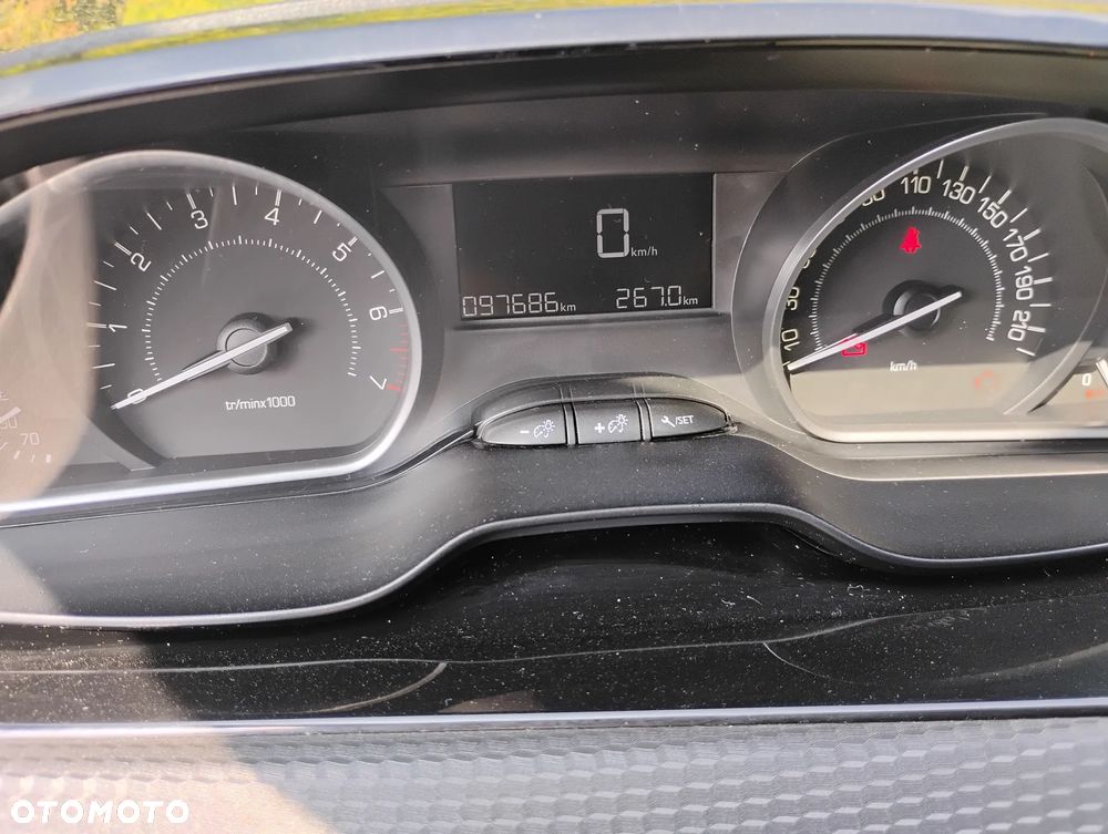 Peugeot 208 1.2 VTi Style - 5