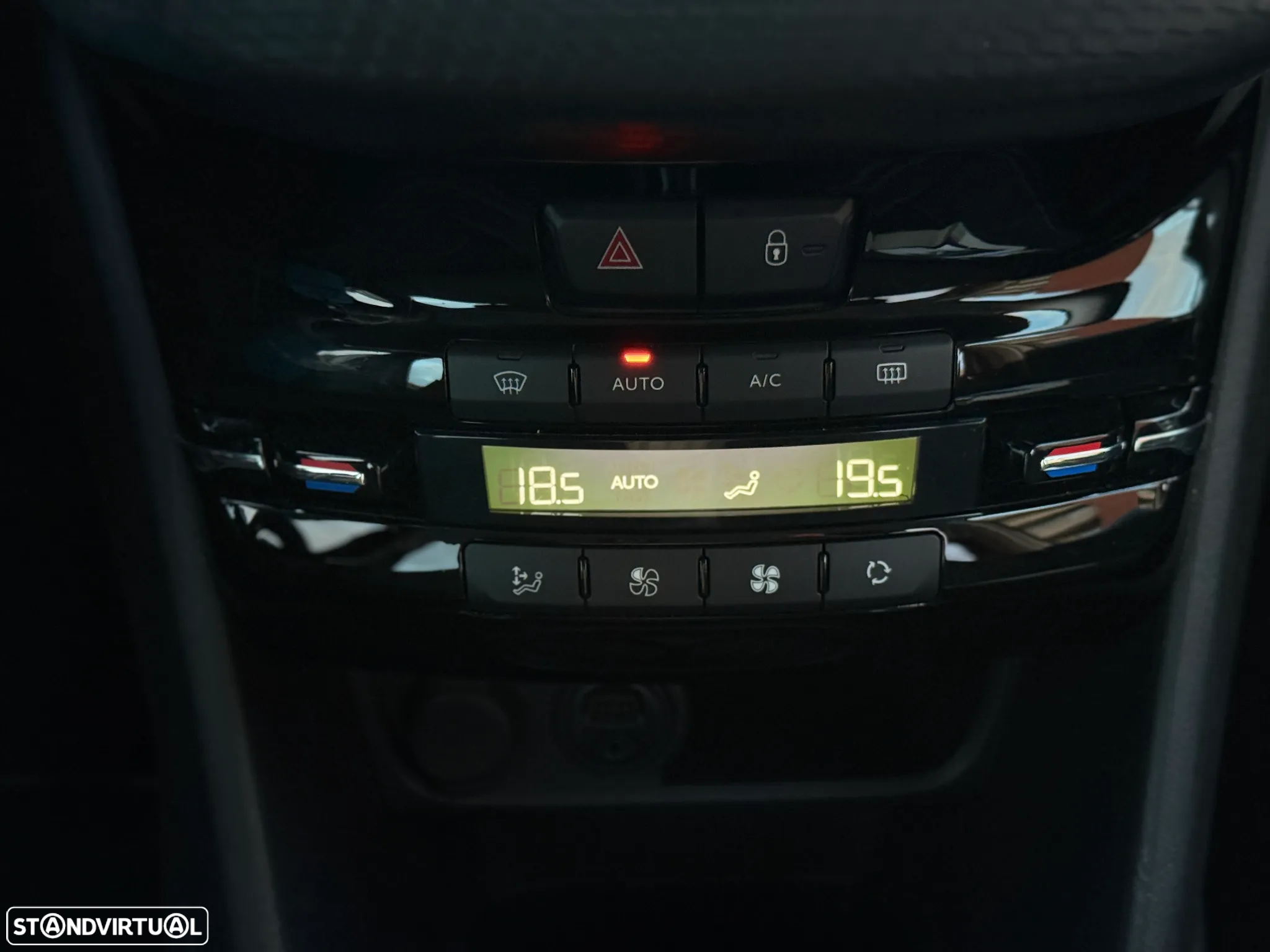 Peugeot 208 1.2 PureTech Allure - 8