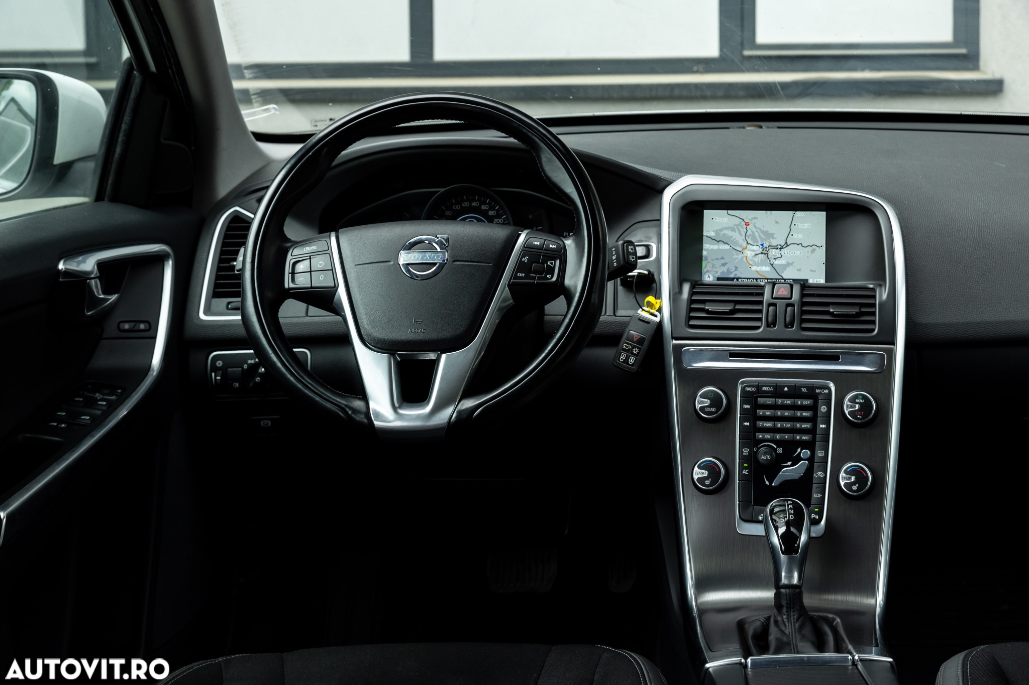 Volvo XC 60 D4 Geartronic Momentum Pro - 6