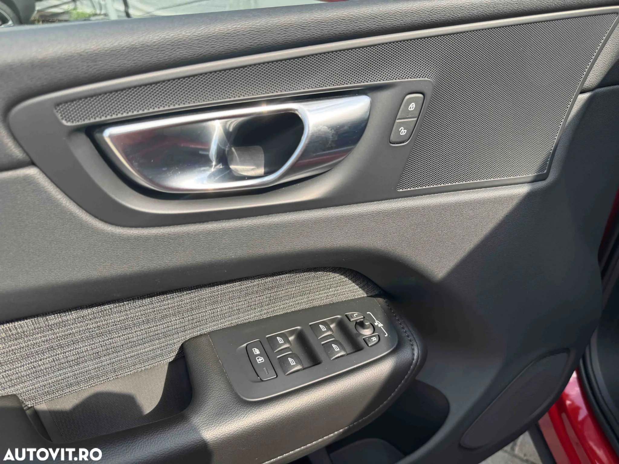 Volvo XC 60 B4 MHEV AT AWD Core - 20
