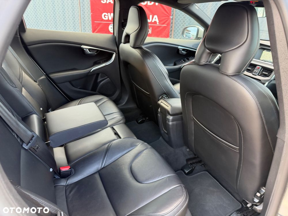 Volvo V40 D3 Momentum - 11