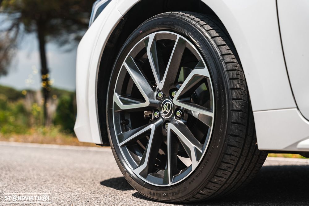 Toyota Corolla Touring Sports - 16