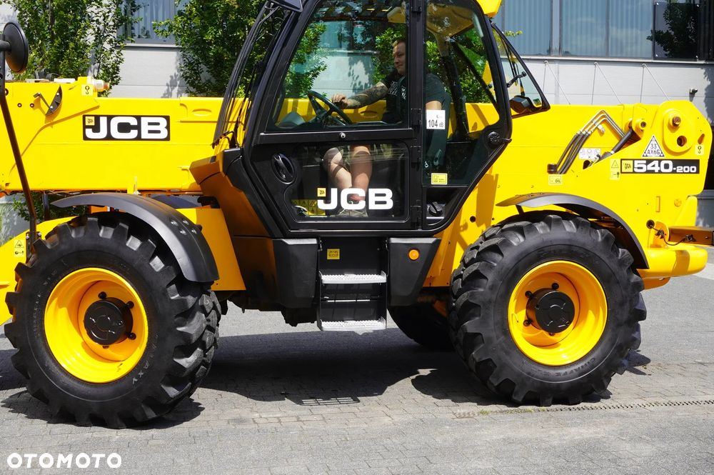 JCB 540-200 / 20 m zasięg / Joystick - 20