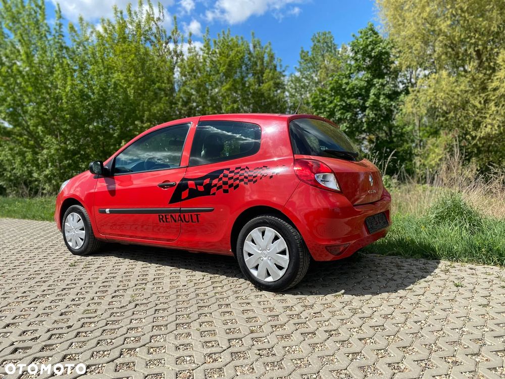 Renault Clio - 27
