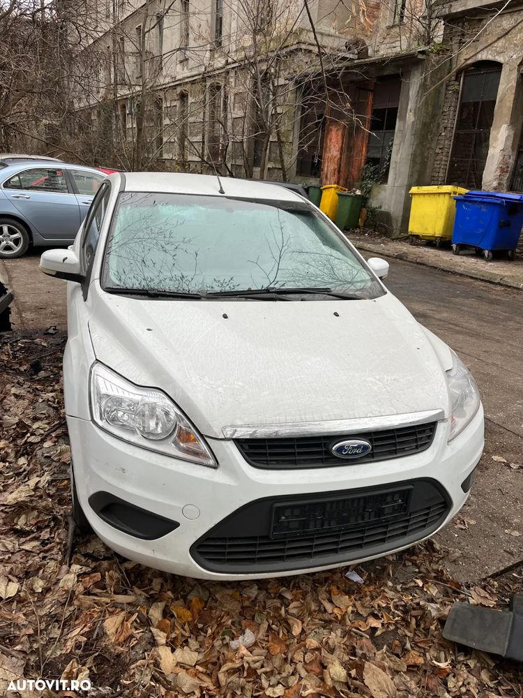 Dezmembrez Ford Focus 2 facelift alb break 1,6 TDCI 2009 - 8