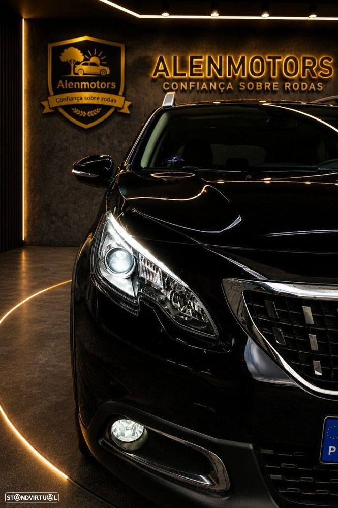 Peugeot 2008 1.2 PureTech Allure EAT6 - 11