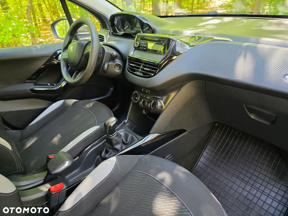 Peugeot 2008 1.2 VTi Allure - 9