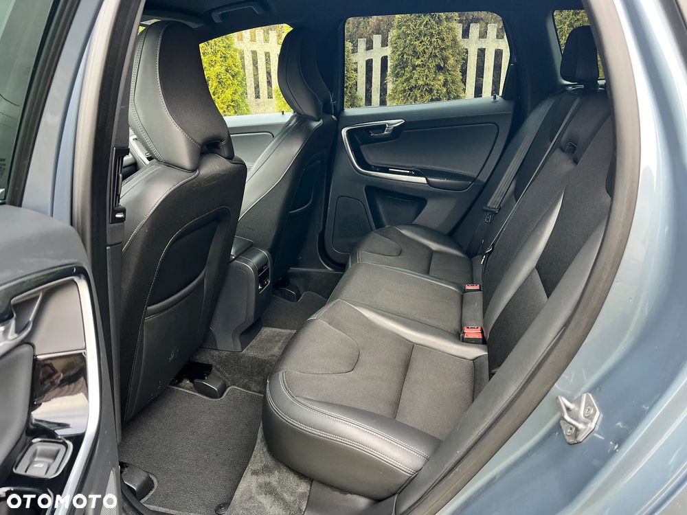 Volvo XC 60 D3 Geartronic Momentum - 18