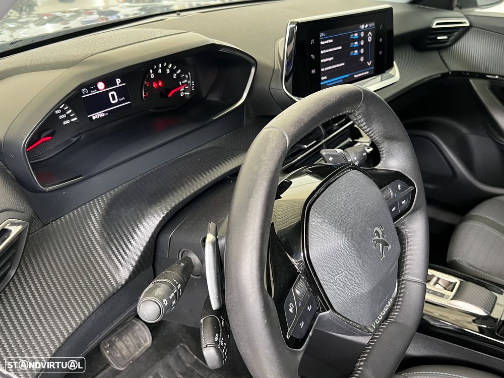 Peugeot 2008 1.2 PureTech Allure Pack EAT8 - 23