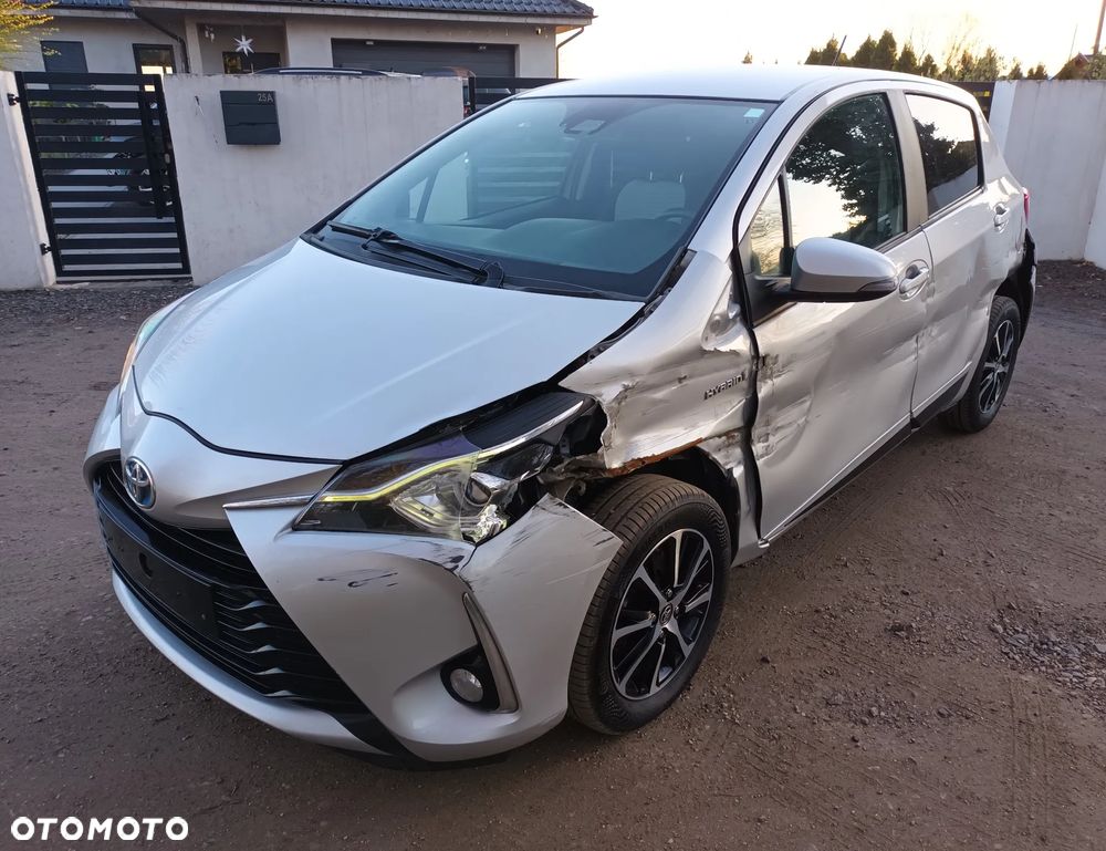 Toyota Yaris Hybrid 100 Active - 20