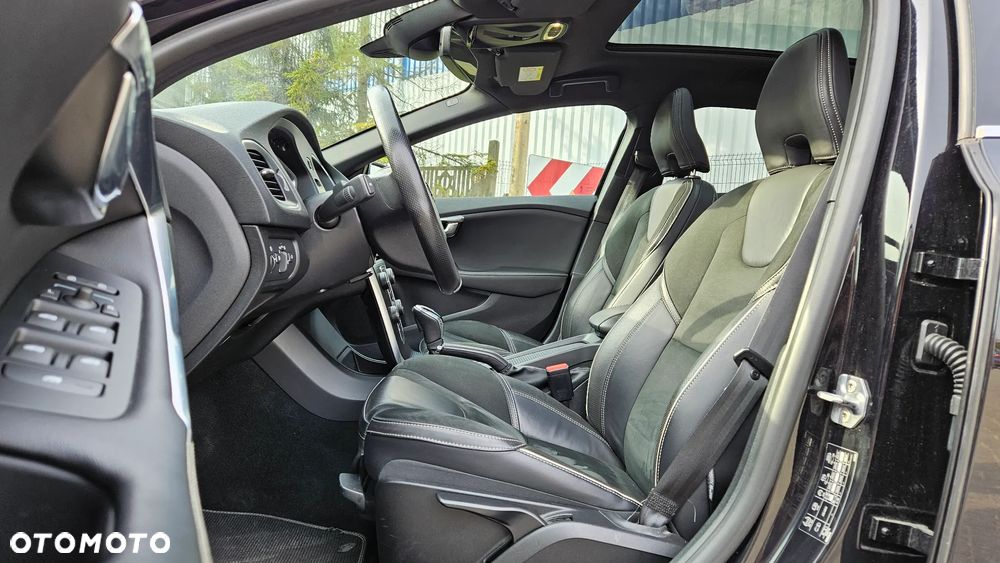Volvo V40 T3 Drive-E R-Design Momentum - 5