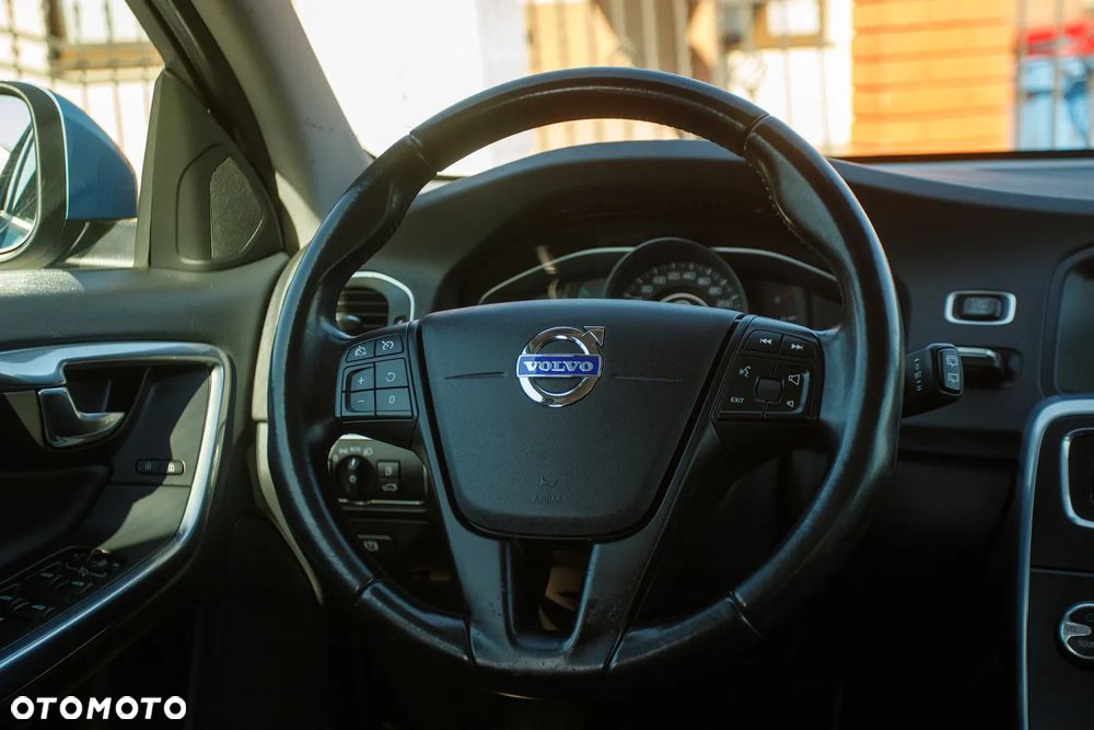 Volvo V60 D3 Geartronic Momentum - 30