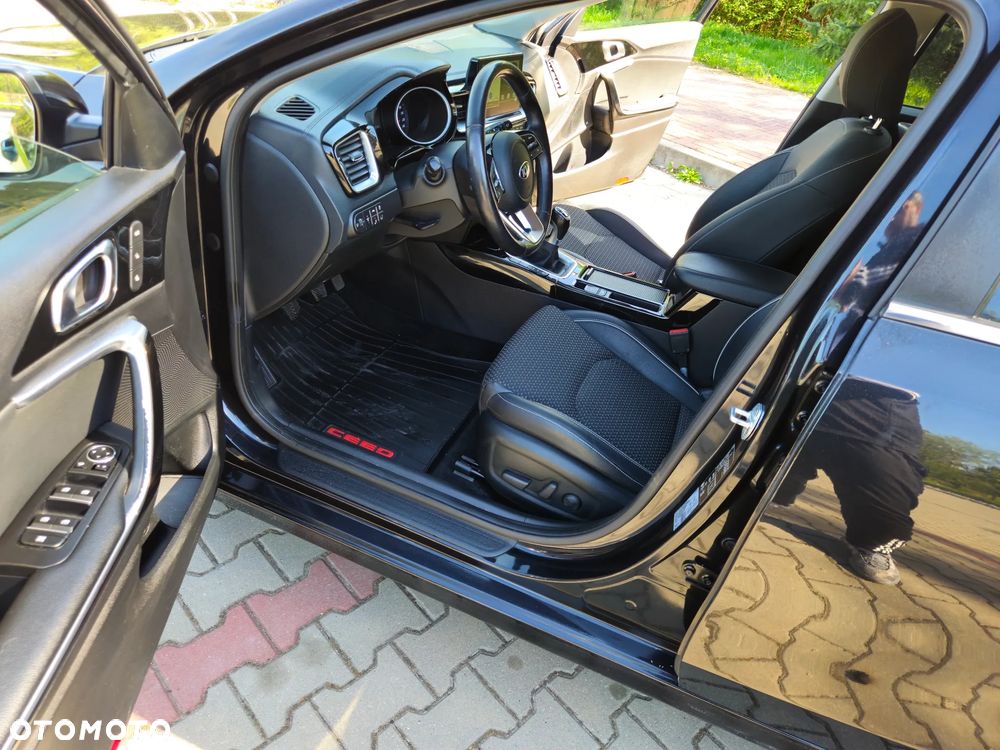 Kia Ceed 1.6 CRDi GT Line - 24