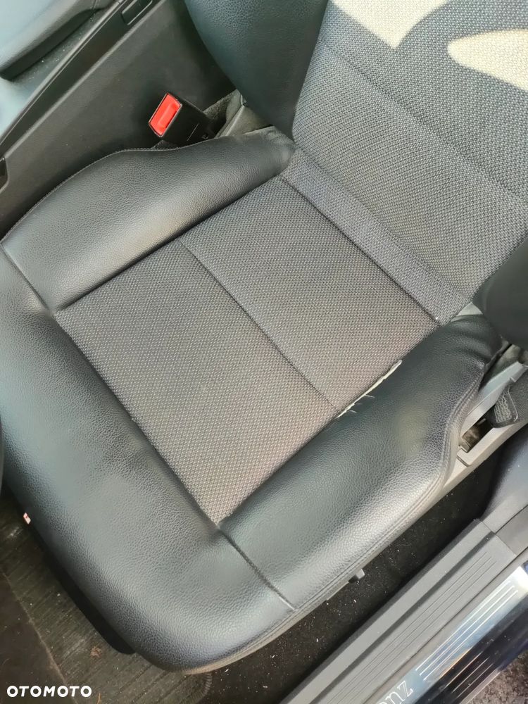 Mercedes-Benz Klasa E 250 CGI BlueEffICIENCY Avantgarde - 20