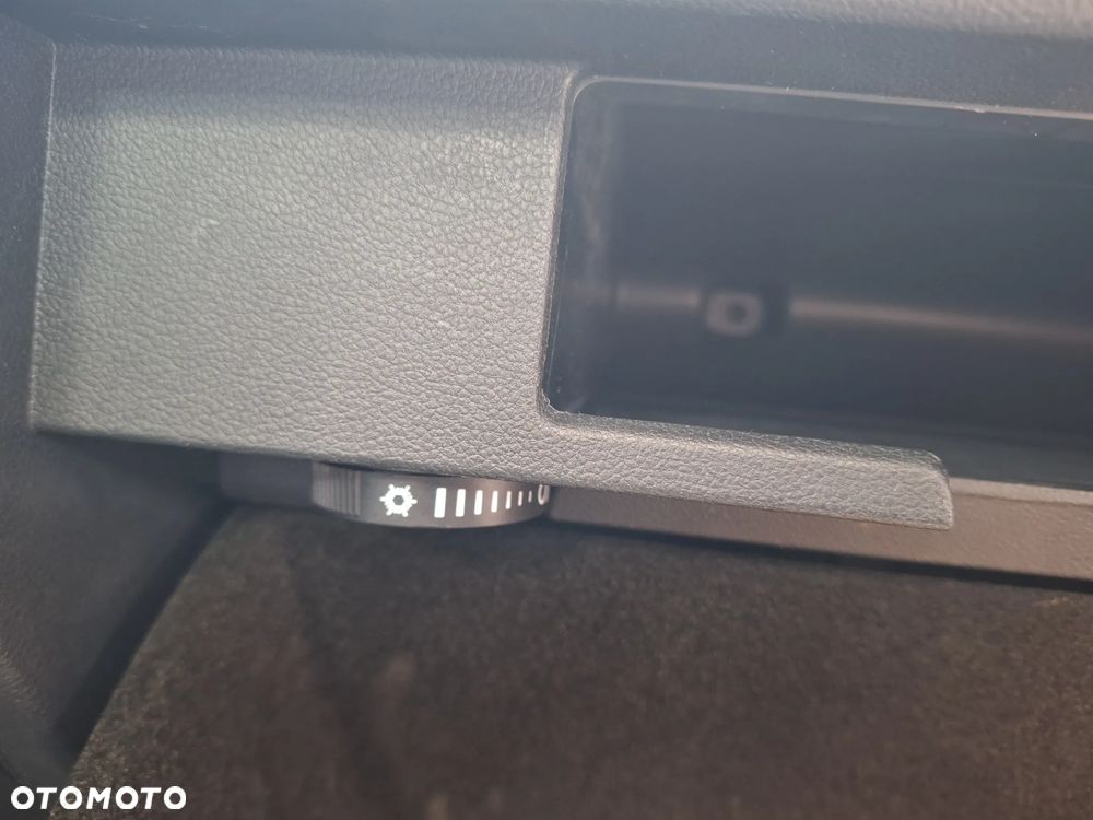 Volkswagen Golf 1.6 TDI DPF BlueMotion Technology Style - 30