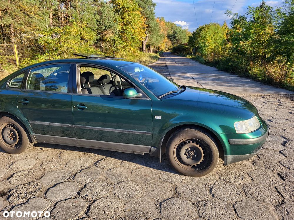 Volkswagen Passat 1.6 - 4