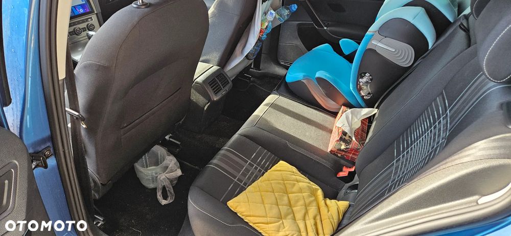 Volkswagen Golf - 11