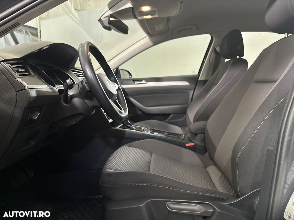 Volkswagen Passat - 23