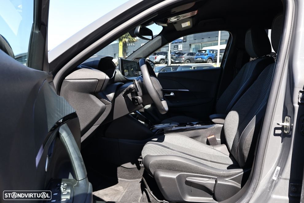 Peugeot 2008 1.2 Hybrid Allure e-DCS6 - 17