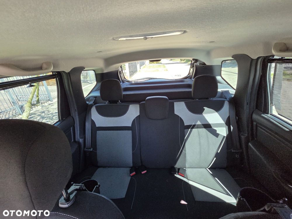 Dacia Duster 1.6 SCe Laureate S&S - 7