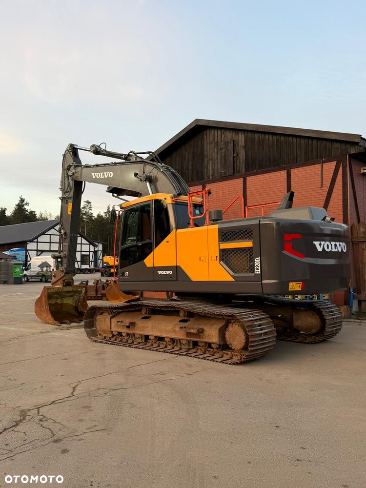 Volvo EC220EL - 12