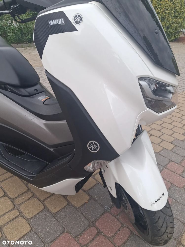 Yamaha NMAX - 10