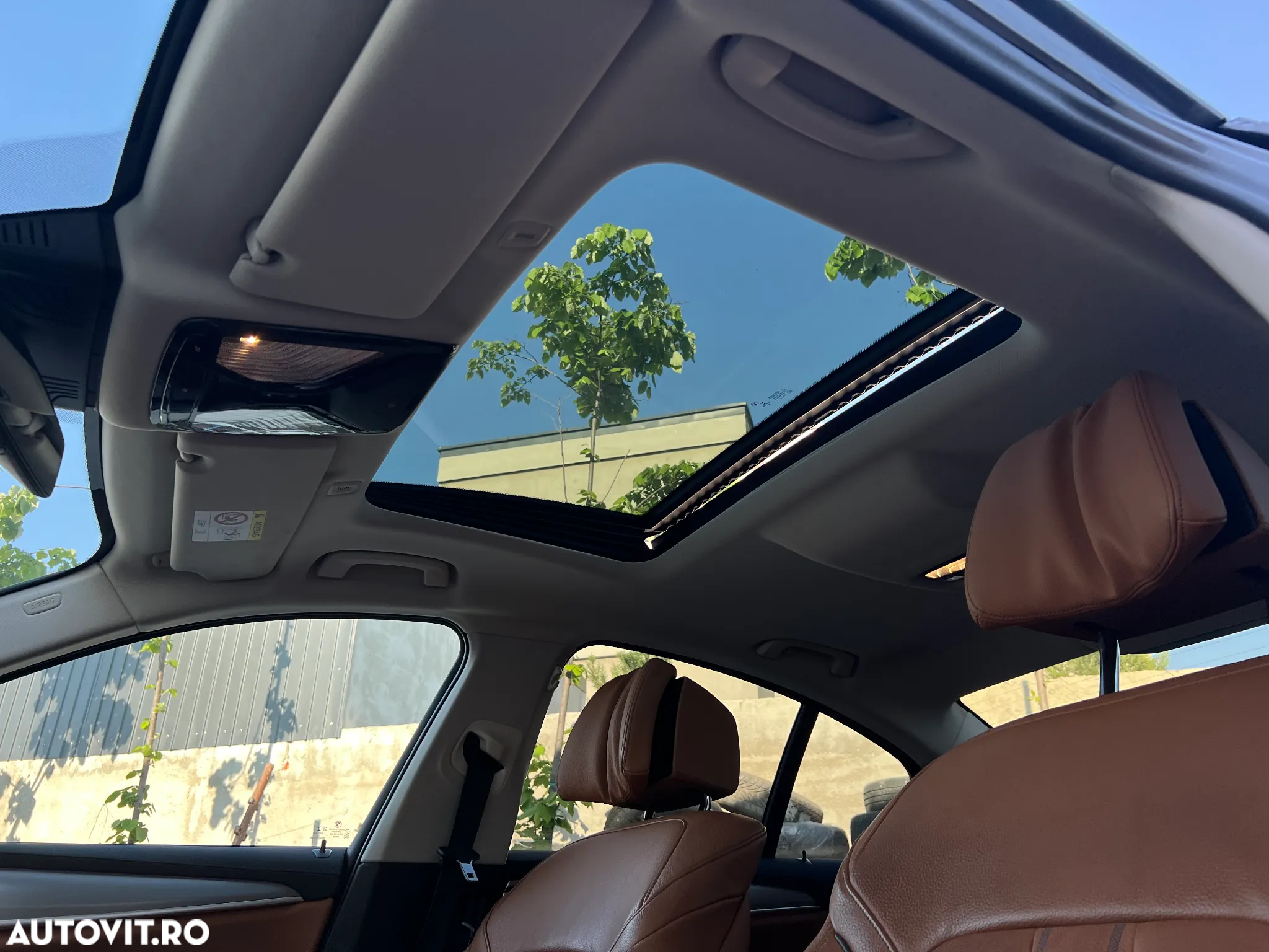 BMW Seria 5 530d xDrive AT MHEV - 29