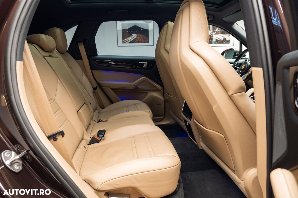 Porsche Cayenne - 11