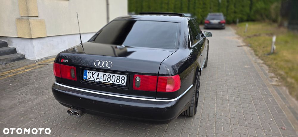Audi A8 - 4